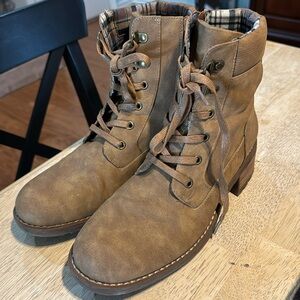 Boots. Size 10 barely worn.